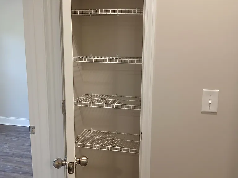 153 N Woodland Dr — Photo 22