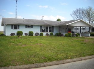 322 College Blvd, Carmi, IL 62821