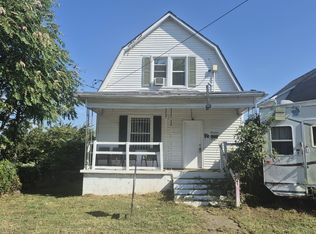 14 E Logan St, Harrisburg, IL 62946