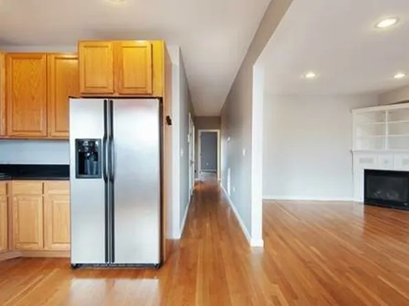 458 E 8th St, South Boston, MA 02127