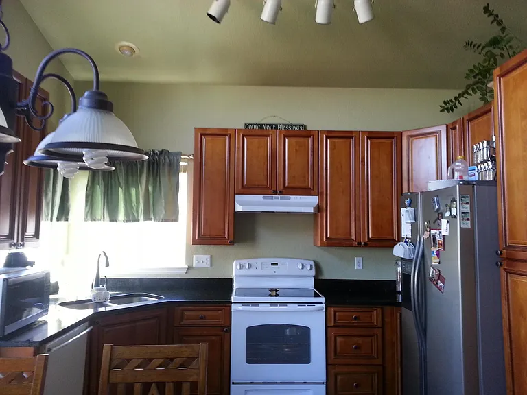 9706 Queenscliffe Dr — Photo 6
