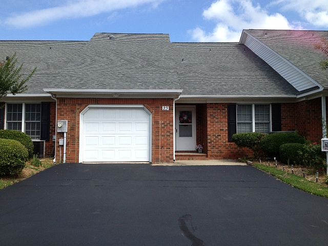 23 Pier Pointe