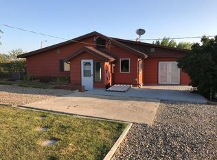 420 S 1st St, Sunburst, MT 59482