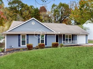 9035 Louvaine Dr, Charlotte, NC 28227