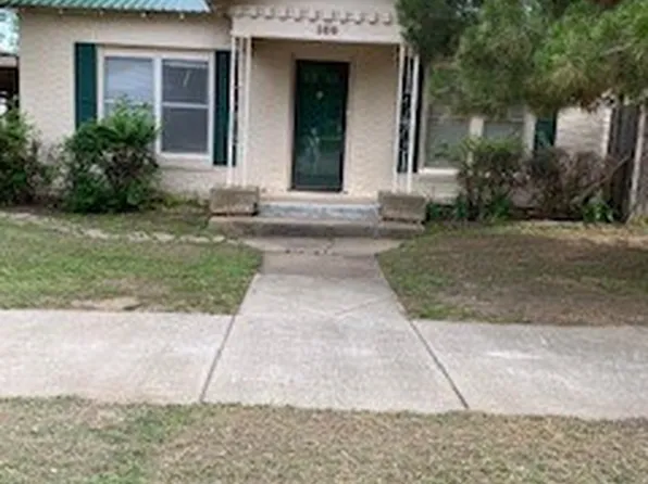 309 W Walnut St, Coleman, TX 76834