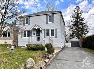 317 Summit Ave, Ottawa, ON K1H5Z7