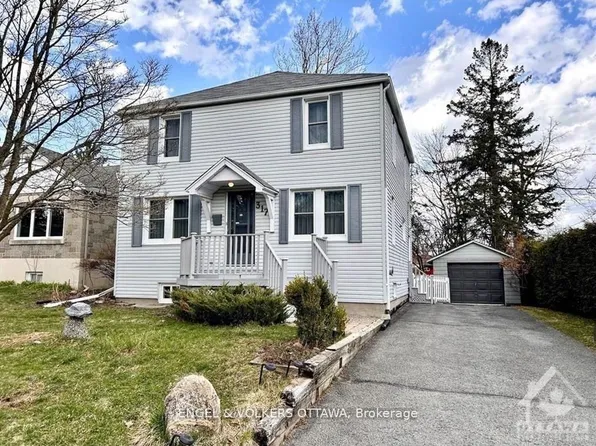 317 Summit Ave, Ottawa, ON K1H 5Z7