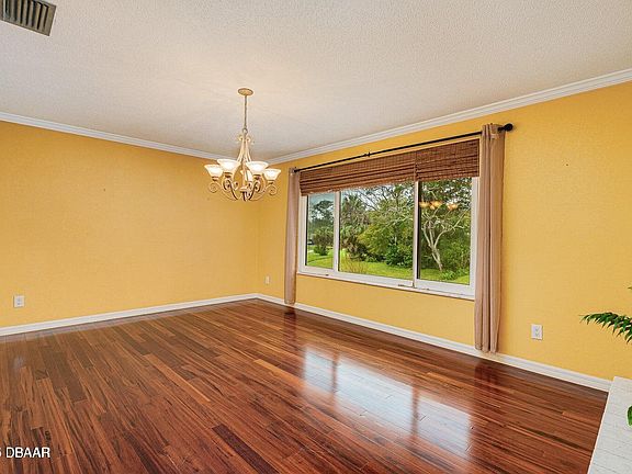 5th image of 21 Pine Valley Cir
