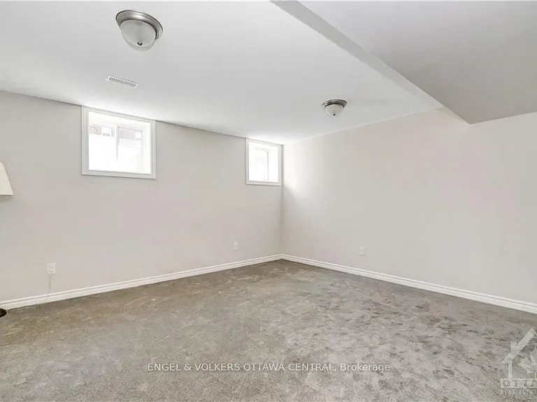 526 Cope Dr — Photo 25