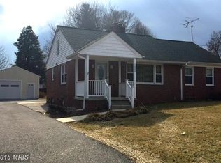 1005 Circle Dr, Sykesville, MD 21784