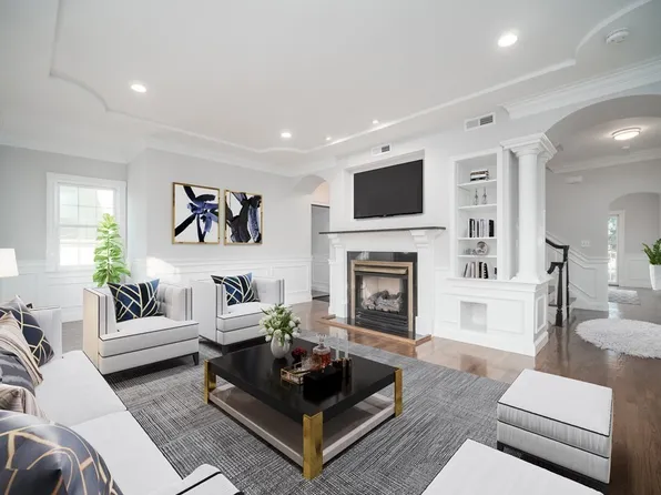 8 Richardson St #2, Winchester, MA 01890