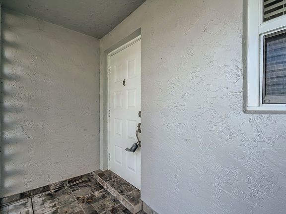 4th image of 14729 Canalview Dr APT A