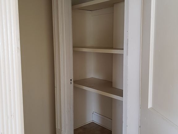 3rd image of 368 S 2nd St APT 1