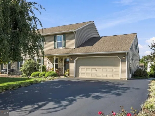 487 Daisy Dr, New Holland, PA 17557