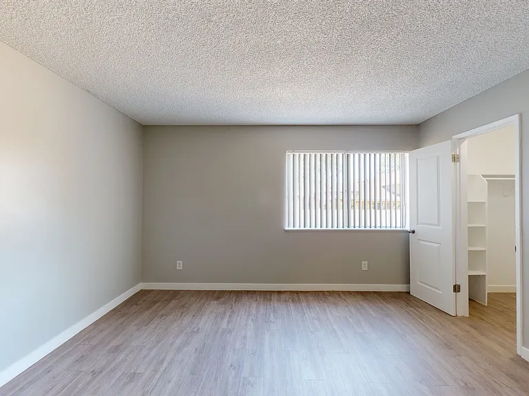 Pine Lake Apartments — Photo 27