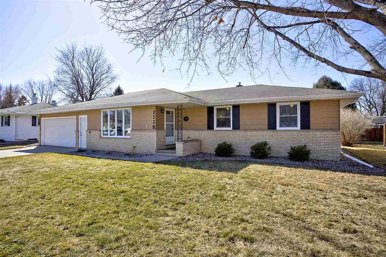 1115 Cedar St, Little Chute, WI 54140 Zillow