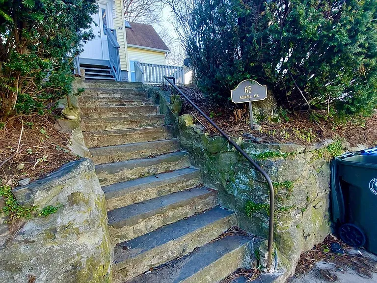 65 Boswell Ave — Photo 6