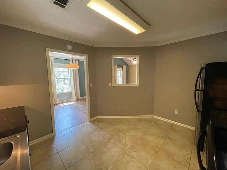 604 Huntington Pl — Photo 12
