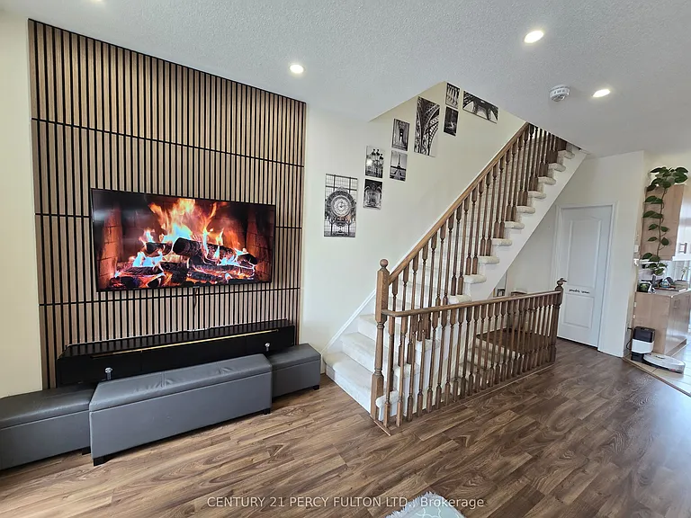 1389 Salem Rd N — Photo 1