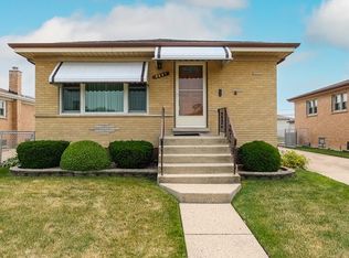 9887 Sterling Ln, Schiller Park, IL 60176