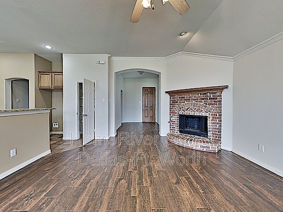 2nd image of 2719 Waterway Dr