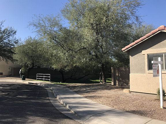 3rd image of 9240 S Leila Ln
