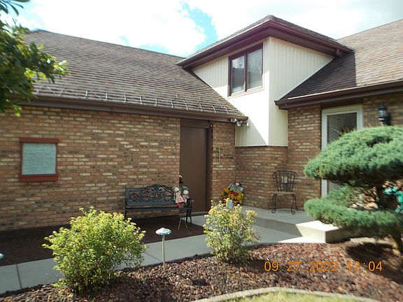 3rd image of 15354 Regent Dr