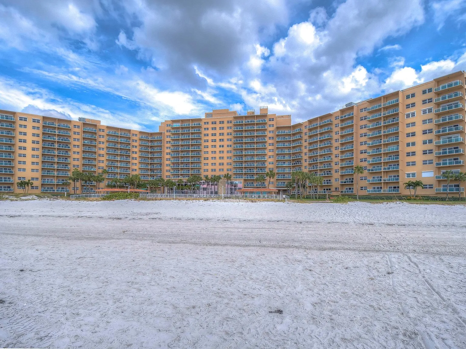 2 bed, 1200 sqft, $2,924 — Photo 1