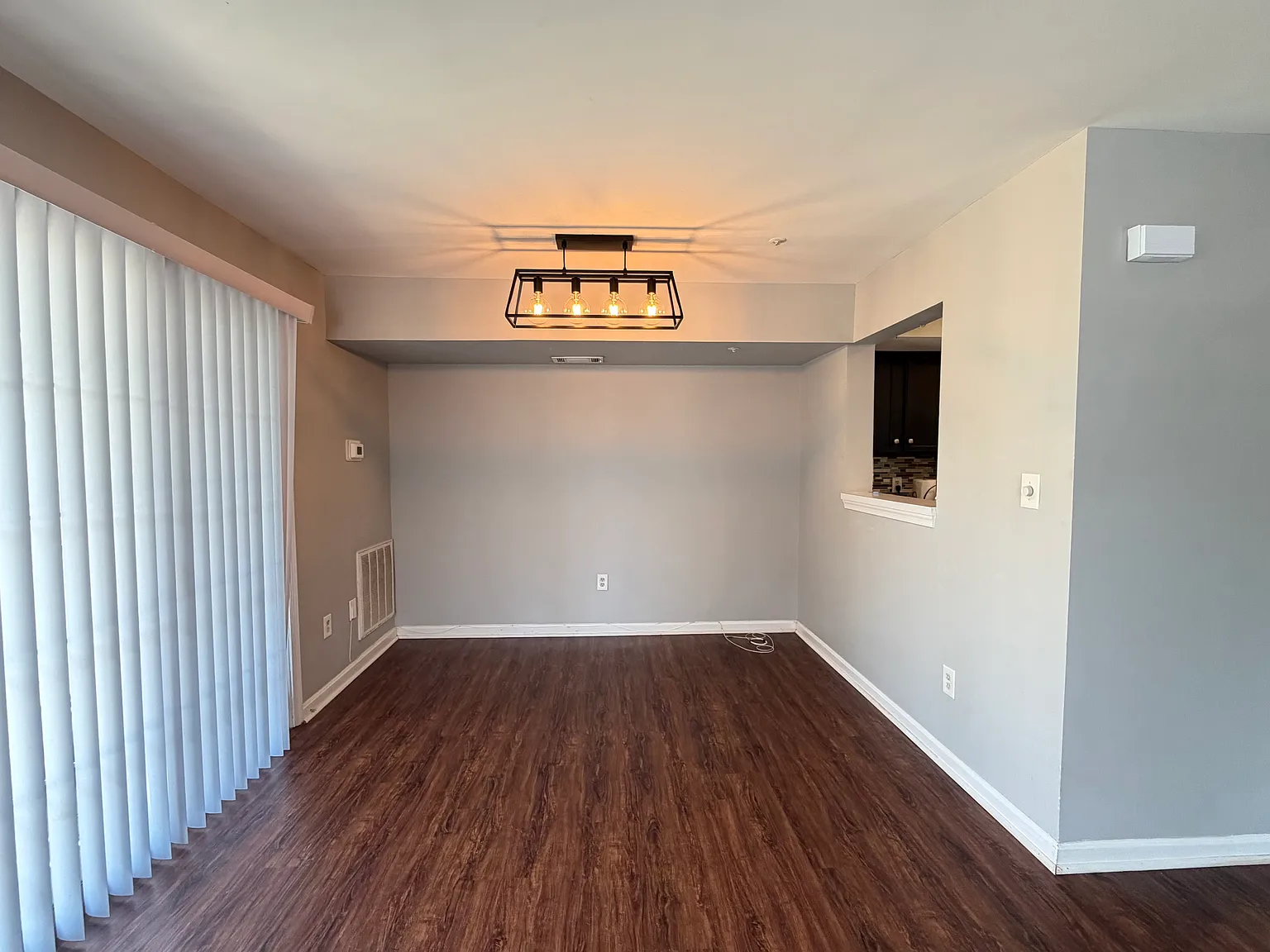2 bed, 1.5 bath, 1242 sqft, $2,800 — Photo 3
