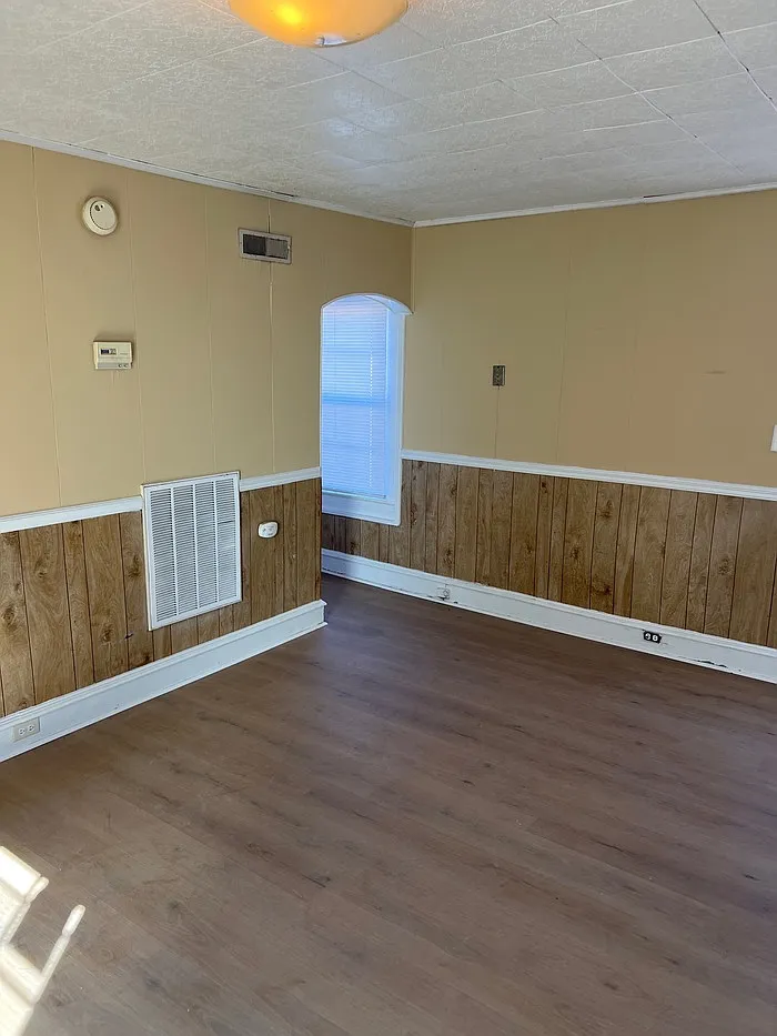 2 bed, 1.0 bath, 1212 sqft, $900 — Photo 3