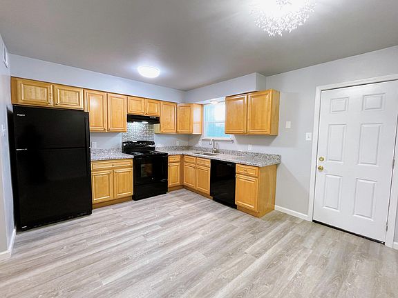 2nd image of 2839 Richland St APT D