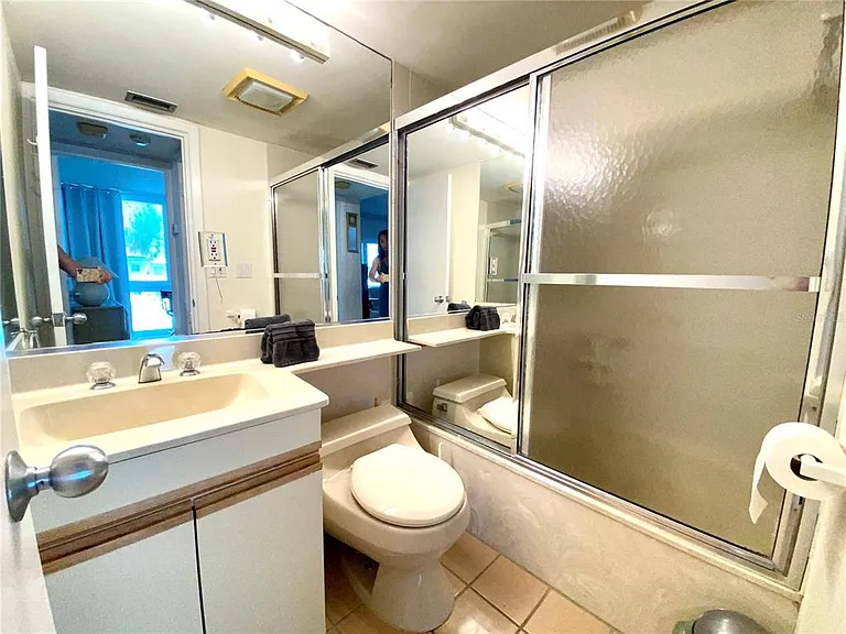 500 S Washington Dr #24B — Photo 23