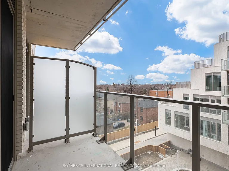 689 The Queensway #429 — Photo 20