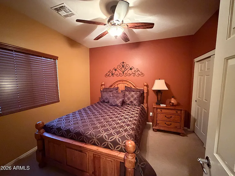 2312 N Hudson Dr — Photo 12