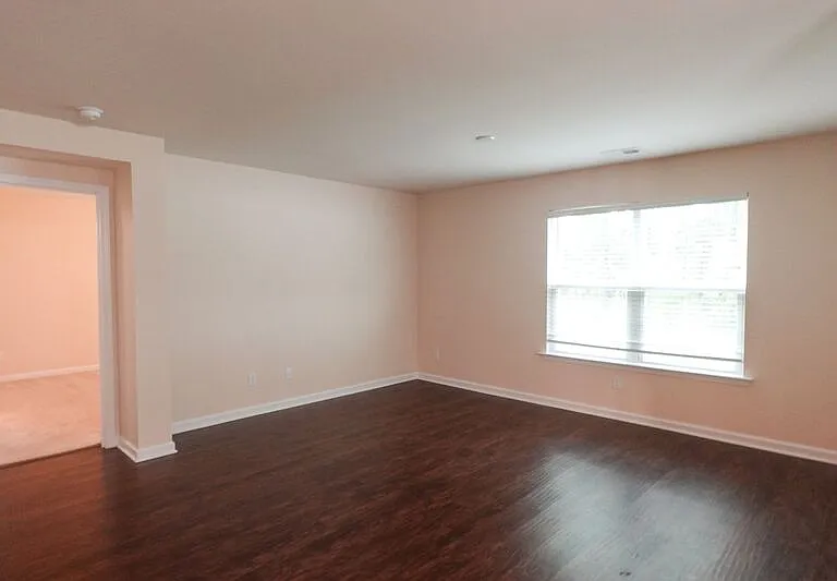 44 Hawkhorn Ct — Photo 6