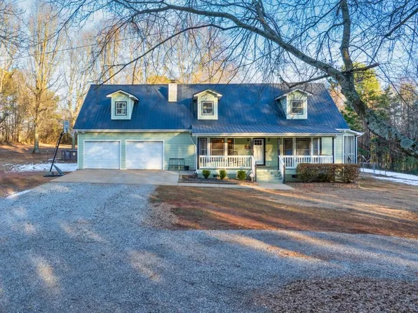 8201 Breezy Dr, Clermont, GA 30527