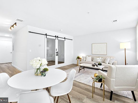 5th image of 700 Roeder Rd #105