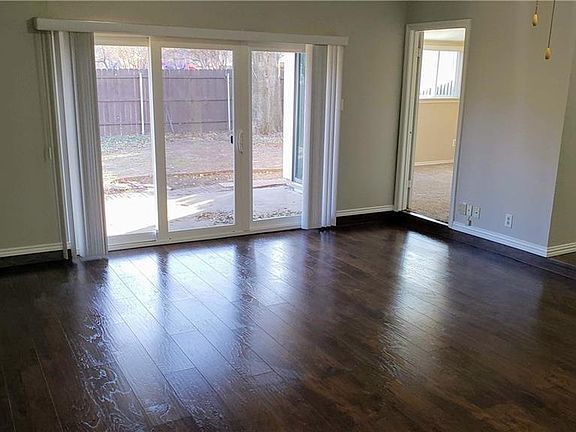 3rd image of 1217 Savannah Ct