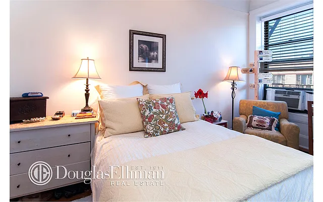 Rented by Douglas Elliman | media 14