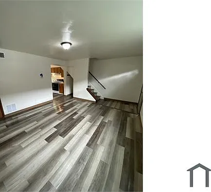 3 bed, $1,100 — Photo 3