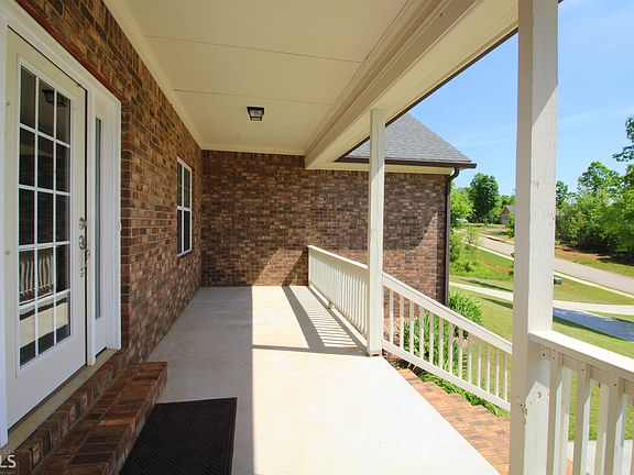 4th image of 172 Oakwood Dr