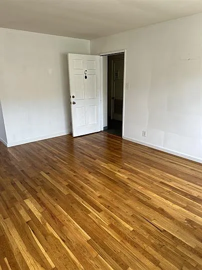 Silverlake Garden Apartments — Photo 39
