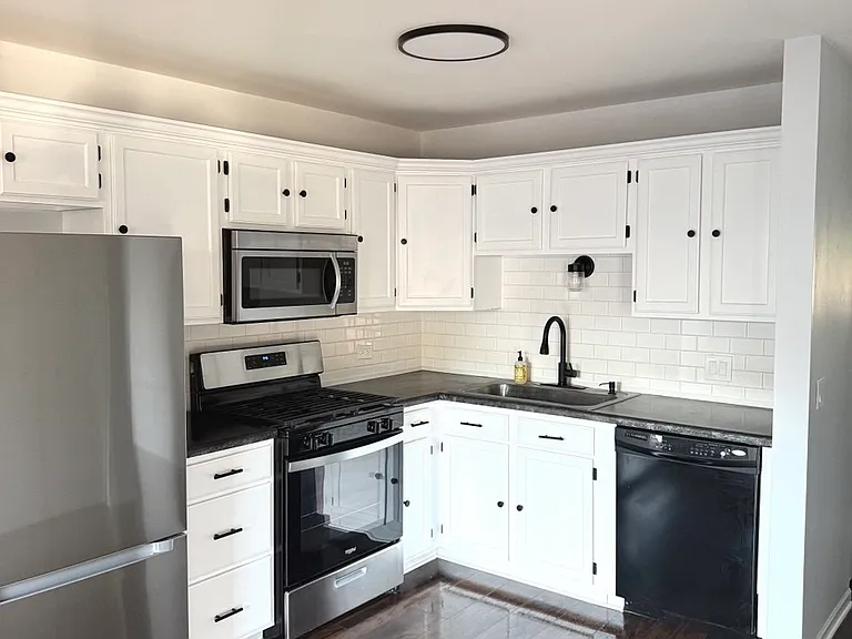 295 Woodridge Cir #D — Photo 1