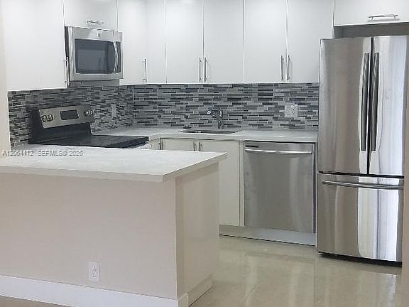4th image of 8290 Lake Dr APT 209