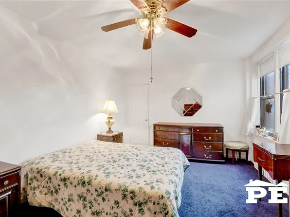 2425 Haring Street image 21 of 28