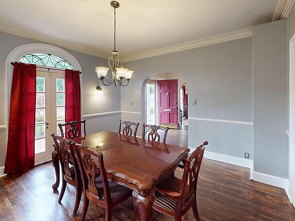 4th image of 2106 Micklethwaite Rd