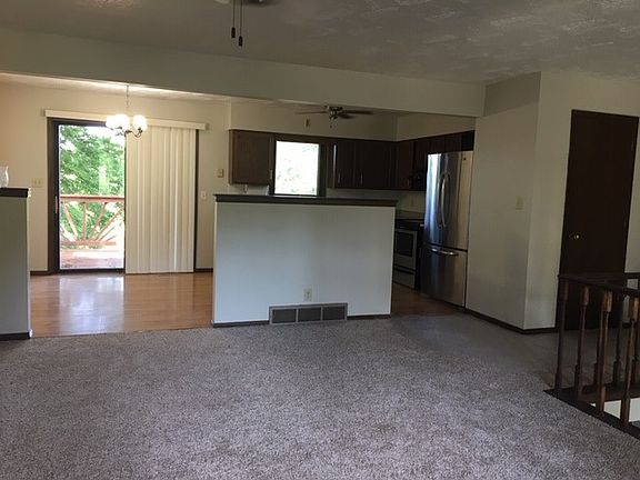 4th image of 2909 Macomb Ave