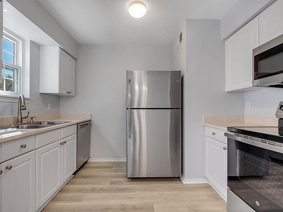 5th image of 1951 N Meridian Rd APT 35