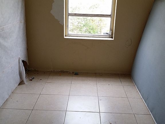 2nd image of 1235 NW 129th St