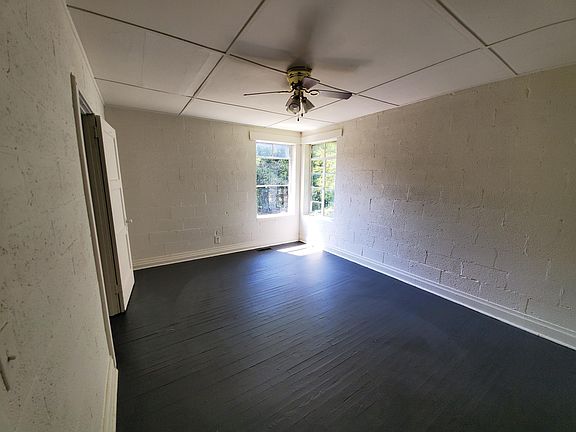 4th image of 1012 Logan St